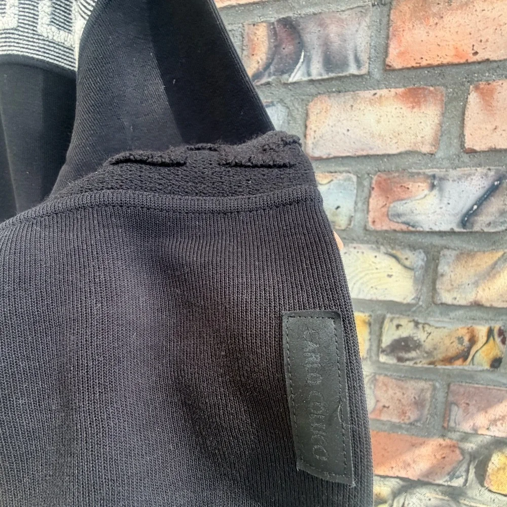 Carlo Colucci Men's Black Crewneck Sweater